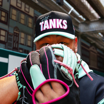 Hit Tanks Snapback