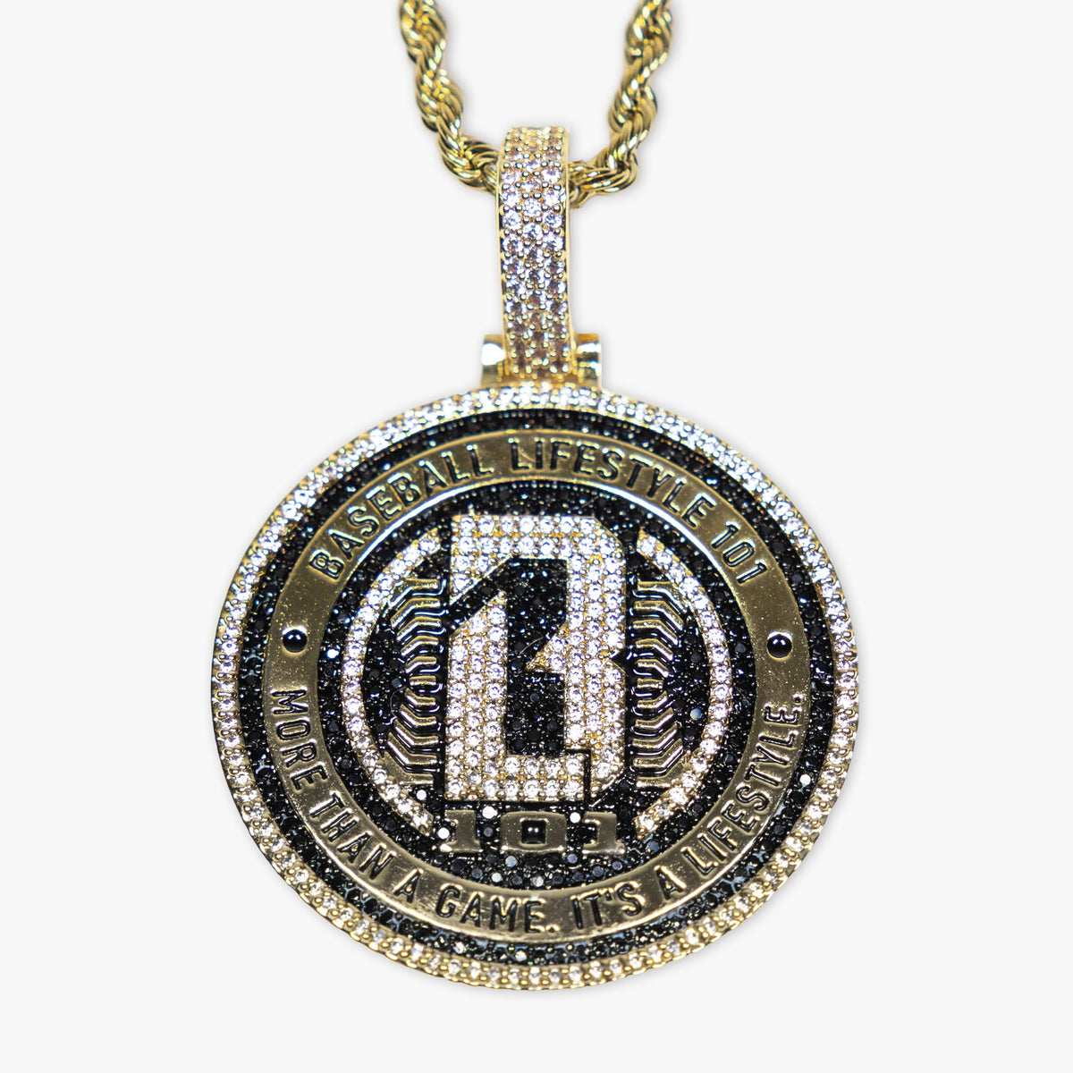 Ovadora Medallion Necklace - Yellow Gold
